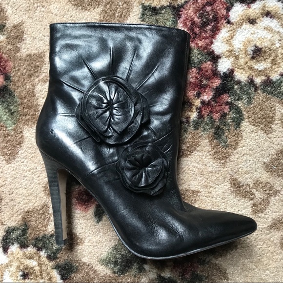 Vince Camuto Black soft leather heel boots - Picture 3 of 9